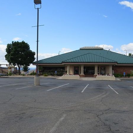 America'S Best Inn & Suites Saint George Buitenkant foto
