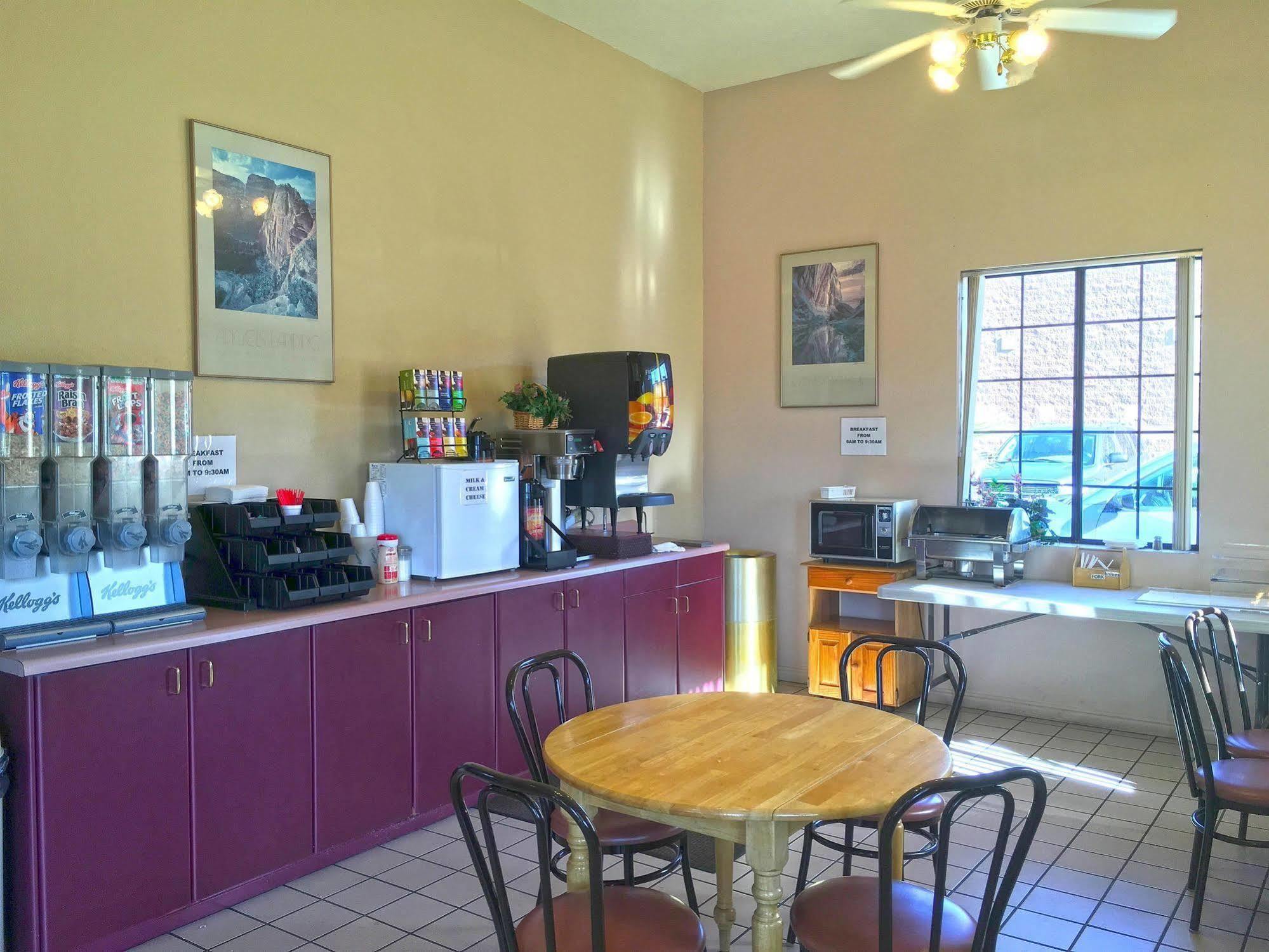 America'S Best Inn & Suites Saint George Buitenkant foto
