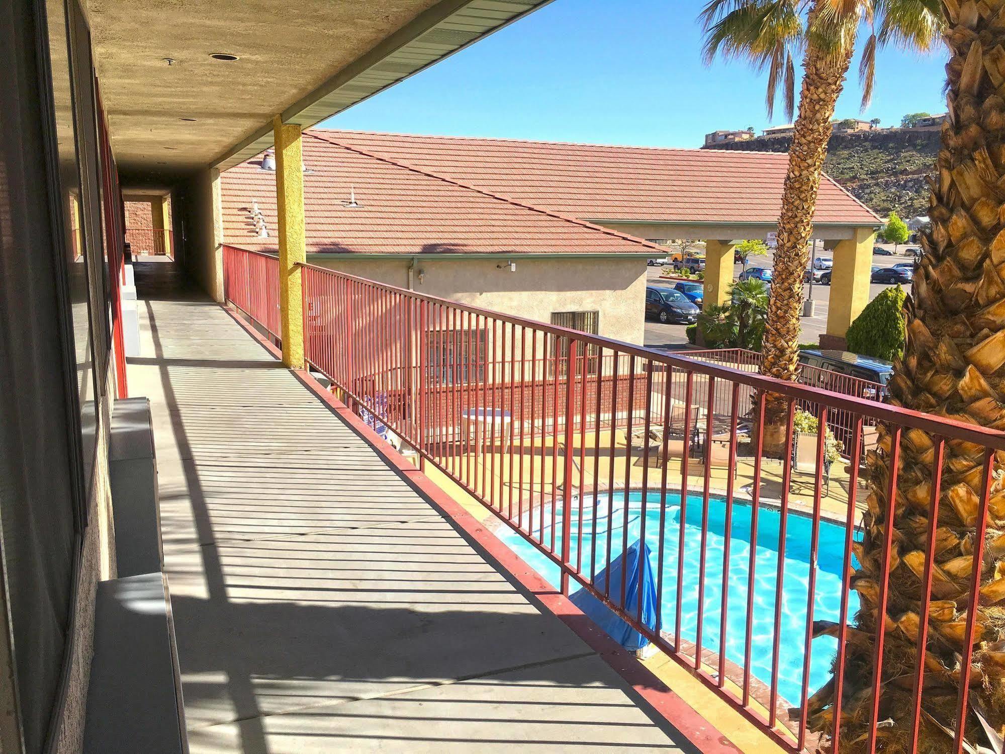 America'S Best Inn & Suites Saint George Buitenkant foto