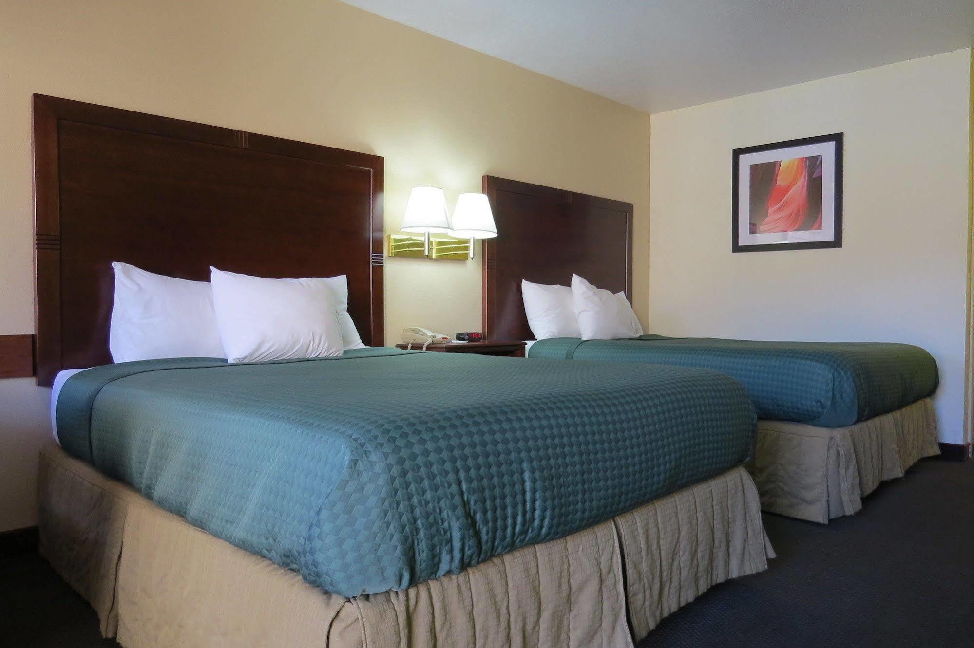 America'S Best Inn & Suites Saint George Buitenkant foto