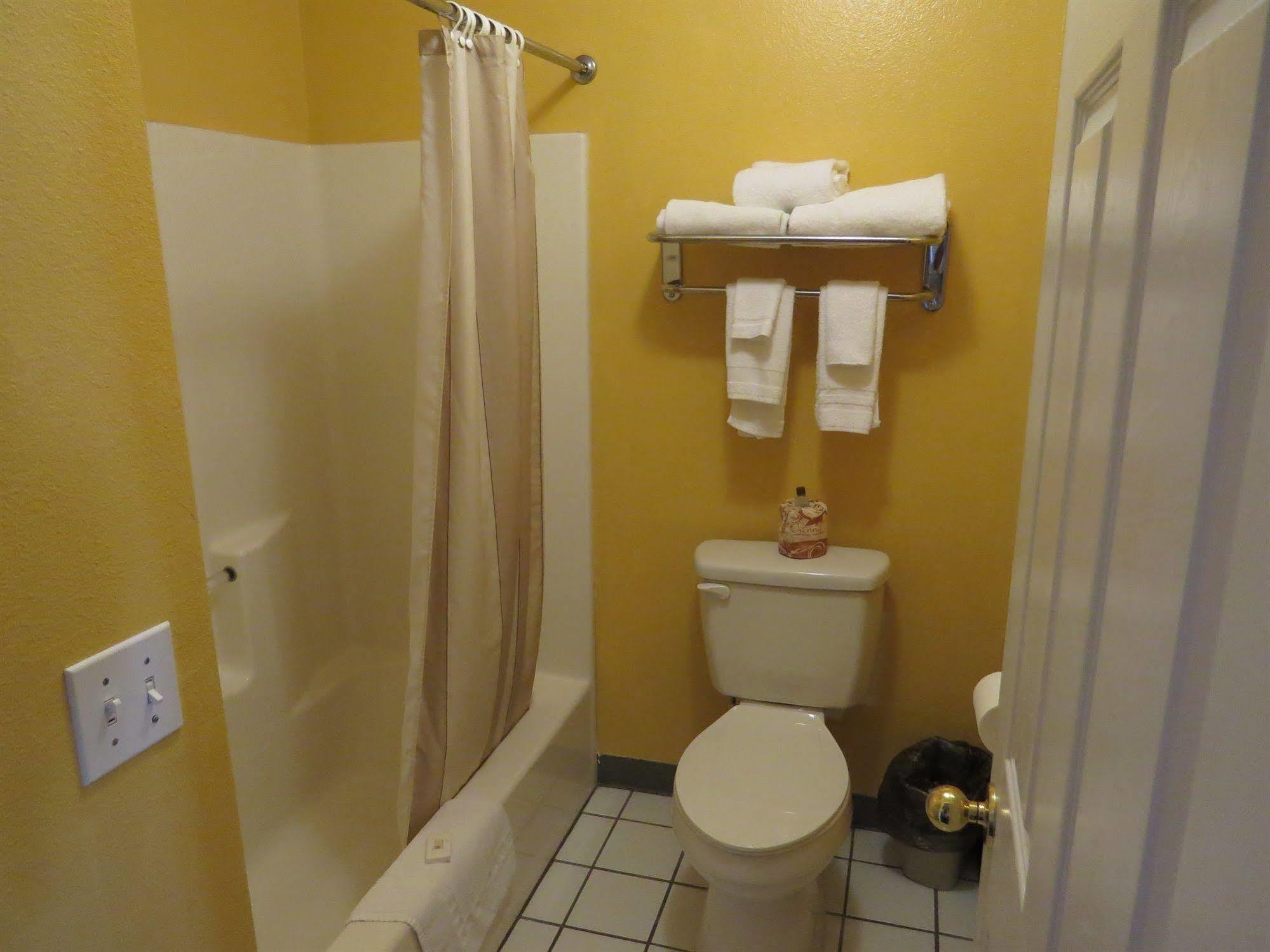America'S Best Inn & Suites Saint George Buitenkant foto